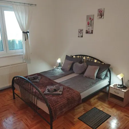 Apartment Dora