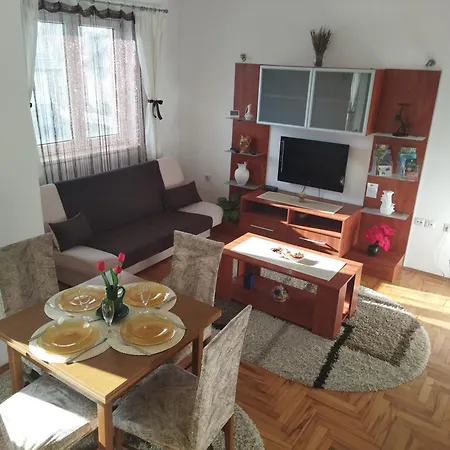 Apartment Dora