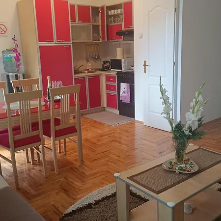 Dora Apartment